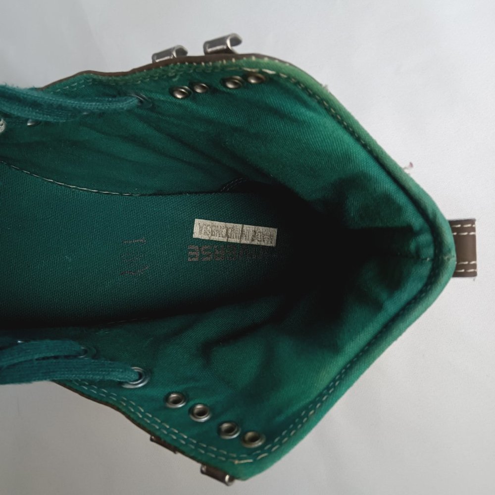 Converse Chuck Taylor High Top Sneakers. - Picture 11 of 12